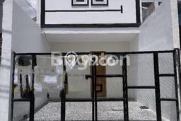 Rumah Luas Asri 6 KT Siap Huni di Semolowaru Surabaya Rumah Luas Asri 6 KT Siap Huni di Semolowaru Surabaya