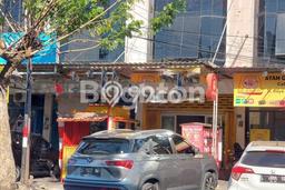 Ruko untuk Disewa di Pusat Surabaya Luas Bangunan 240m2 Ruko untuk Disewa di Pusat Surabaya Luas Bangunan 240m2
