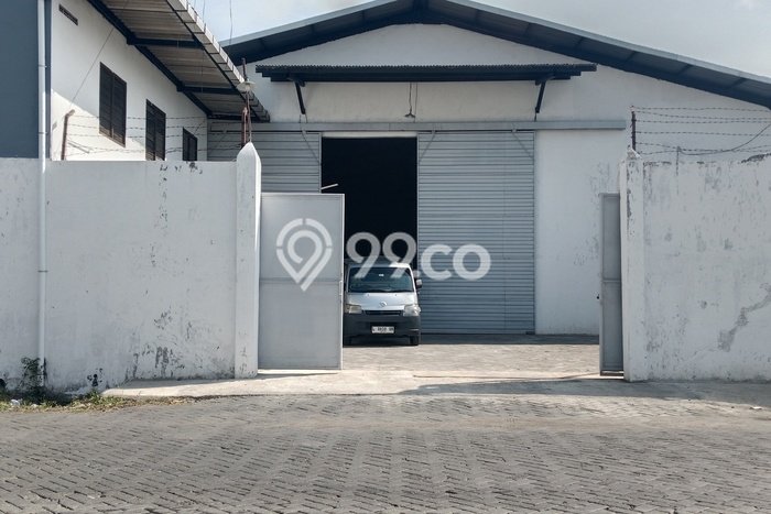 Disewakan Gudang di Kawasan Ramai Margomulyo Luas 720m2 Disewakan Gudang di Kawasan Ramai Margomulyo Luas 720m2