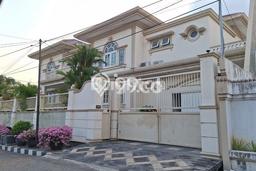 Siap Huni Rumah Mewah 6 Kamar di Sawahan Dekat ke Mana Pun Siap Huni Rumah Mewah 6 Kamar di Sawahan Dekat ke Mana Pun