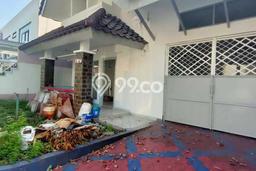 Ready to Use! Luxury House LT 240m2 Desain Modern di BSD Ready to Use! Luxury House LT 240m2 Desain Modern di BSD
