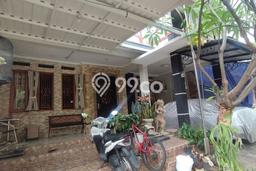 For Sale Hunian Rumah Terawat 5 KT di Graha Raya, Tangerang Selatan For Sale Hunian Rumah Terawat 5 KT di Graha Raya, Tangerang Selatan