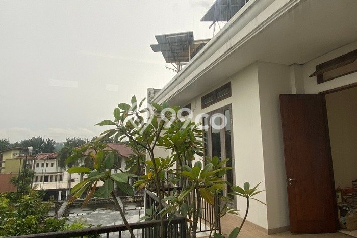 Rumah Elit Modern Tanpa Renovasi di Bintaro Tangerang Selatan Rumah Elit Modern Tanpa Renovasi di Bintaro Tangerang Selatan