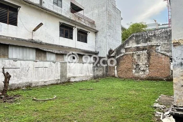 Rumah Strategis di Medan Petisah, 3 KM, Lingkungan Tenang, Luas 580m2m² Bangunan 179m2m² Rumah Strategis di Medan Petisah, 3 KM, Lingkungan Tenang, Luas 580m2m² Bangunan 179m2m²