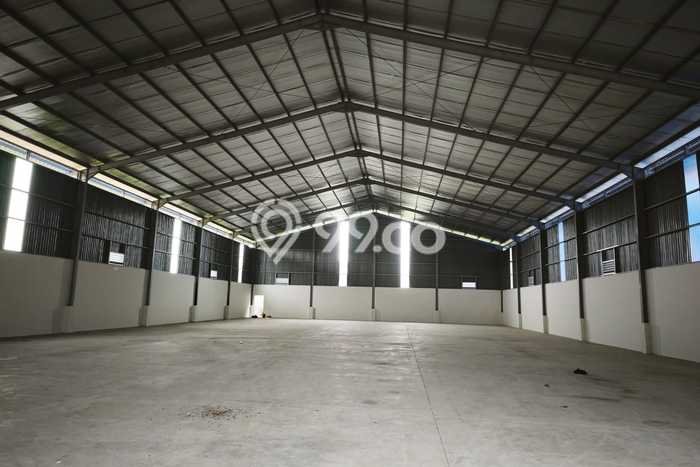 Unit Gudang Paling Strategis di Jambe Tangerang dengan LB 1000m2 Unit Gudang Paling Strategis di Jambe Tangerang dengan LB 1000m2