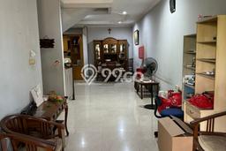 Siap Huni Rumah Mewah 3 Kamar di Kebon Jeruk Dekat ke Mana Pun Siap Huni Rumah Mewah 3 Kamar di Kebon Jeruk Dekat ke Mana Pun