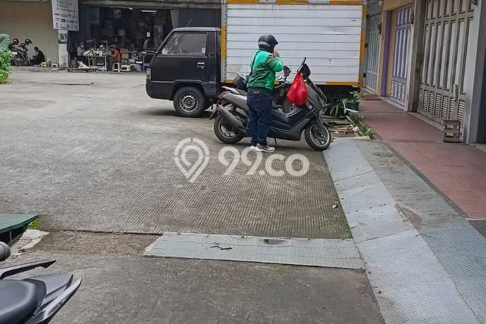 FOR RENT! Ruko di Sudirman Cocok untuk Bisnis 50m2 FOR RENT! Ruko di Sudirman Cocok untuk Bisnis 50m2