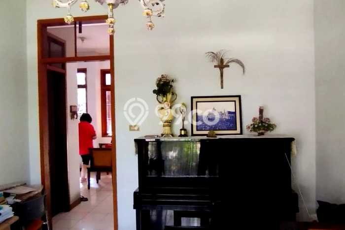 Rumah Mewah LB 240m2 Siap Huni Desain Elegan di Pajajaran, Bandung Rumah Mewah LB 240m2 Siap Huni Desain Elegan di Pajajaran, Bandung