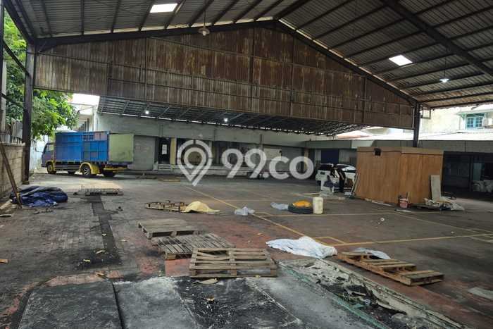 Unit Gudang Disewakan di Cimone di Area Ramai & Strategis Unit Gudang Disewakan di Cimone di Area Ramai & Strategis