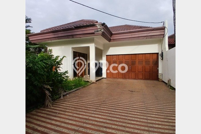 Lokasi strategis! Rumah siap pakai dikontrakkan di Cilandak LB 600m2 Lokasi strategis! Rumah siap pakai dikontrakkan di Cilandak LB 600m2