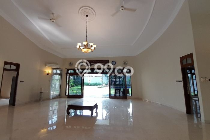 SPECIAL LISTING! Rumah area Pejaten, 5 KT, Akses Fasilitas, Luas 1200m² LB 600m² SPECIAL LISTING! Rumah area Pejaten, 5 KT, Akses Fasilitas, Luas 1200m² LB 600m²