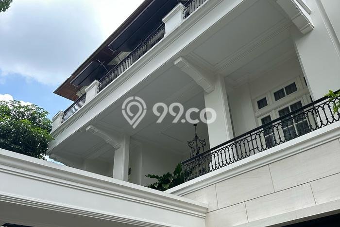 Rumah Elit Modern Tanpa Renovasi di Mega Kuningan Jakarta Selatan Rumah Elit Modern Tanpa Renovasi di Mega Kuningan Jakarta Selatan