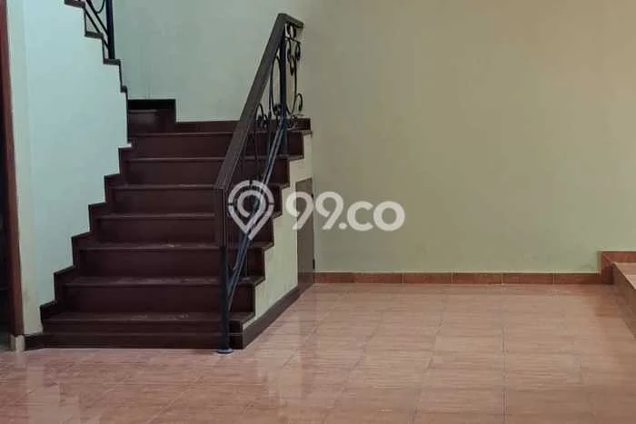 Lokasi strategis! Rumah siap pakai dikontrakkan di Cinere LB 300m2 Lokasi strategis! Rumah siap pakai dikontrakkan di Cinere LB 300m2