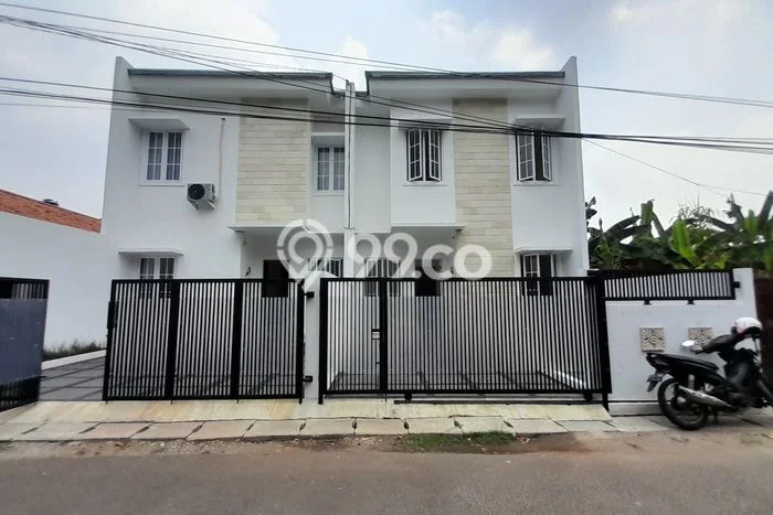 Jual Rumah Eksklusif 3 KT di Cirendeu, Jakarta Selatan Jual Rumah Eksklusif 3 KT di Cirendeu, Jakarta Selatan