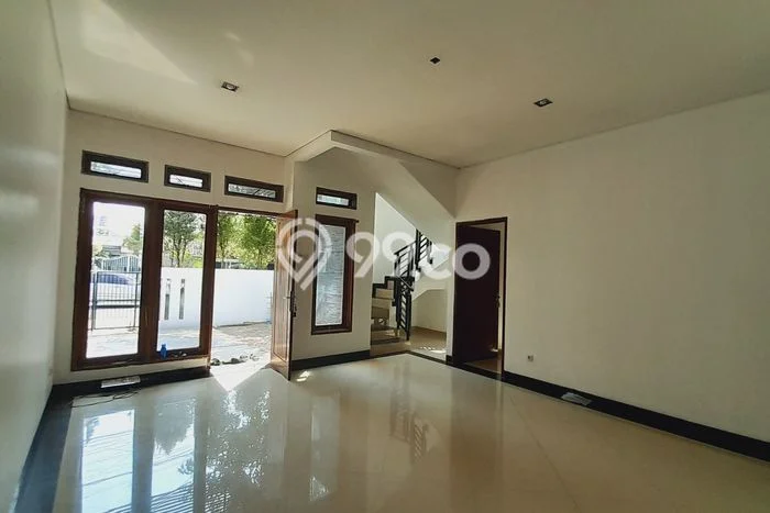 Disewakan Segera Rumah Kondisi Baik di Kawasan Cinere, Depok Disewakan Segera Rumah Kondisi Baik di Kawasan Cinere, Depok
