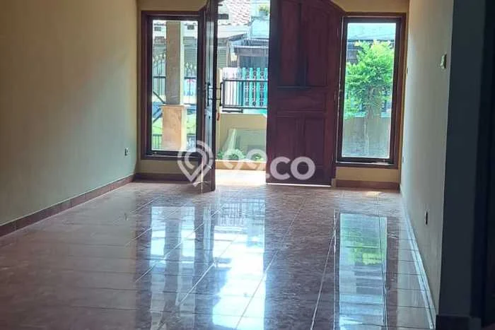 Lokasi strategis! Rumah siap pakai dikontrakkan di Cinere LB 300m2 Lokasi strategis! Rumah siap pakai dikontrakkan di Cinere LB 300m2