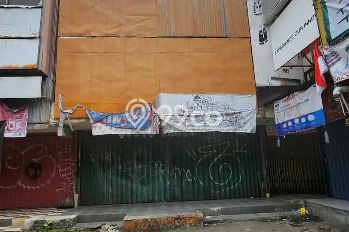Ruko Dijual di Kebayoran Baru Jakarta Selatan dengan LB 600m2 Ruko Dijual di Kebayoran Baru Jakarta Selatan dengan LB 600m2