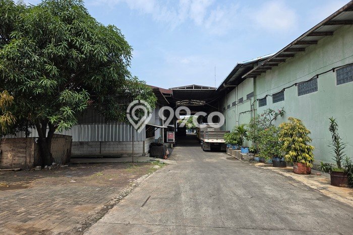 Unit Pabrik Dijual di Cipondoh Tangerang Luas Tanah 11581m2, Luas Bangunan 2304m2 Unit Pabrik Dijual di Cipondoh Tangerang Luas Tanah 11581m2, Luas Bangunan 2304m2