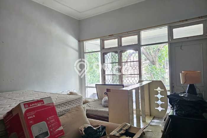 Lokasi terbaik! Rumah siap huni dikontrakkan di Kebayoran Baru LB 300m2 Lokasi terbaik! Rumah siap huni dikontrakkan di Kebayoran Baru LB 300m2