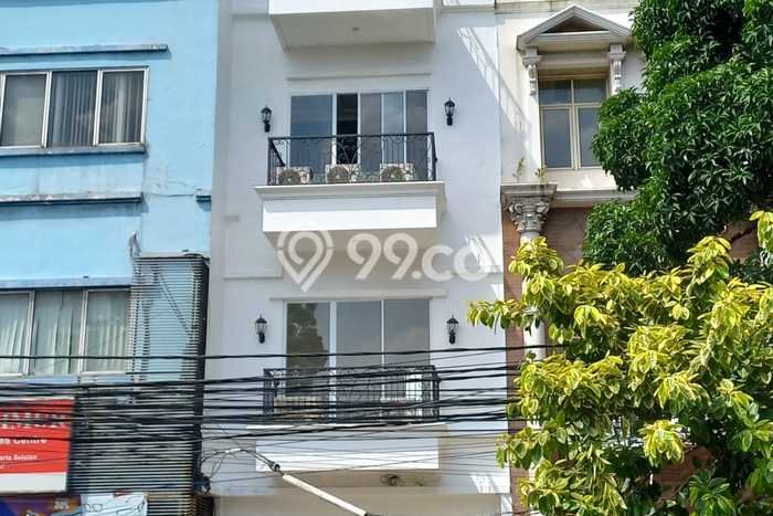 Ruko Dijual di Kebayoran Lama LT 134m2, LB 450m2 untuk Investasi Ruko Dijual di Kebayoran Lama LT 134m2, LB 450m2 untuk Investasi