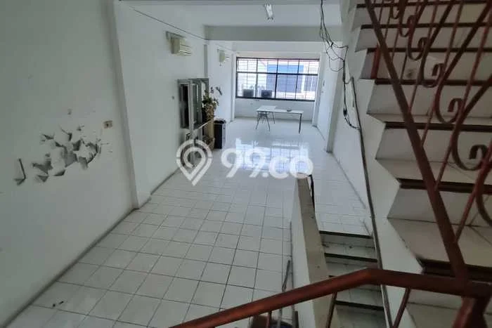 Ruko Dijual di Jakarta Pusat LT 66m2 & LB 264m2 Lokasi Terbaik! Ruko Dijual di Jakarta Pusat LT 66m2 & LB 264m2 Lokasi Terbaik!
