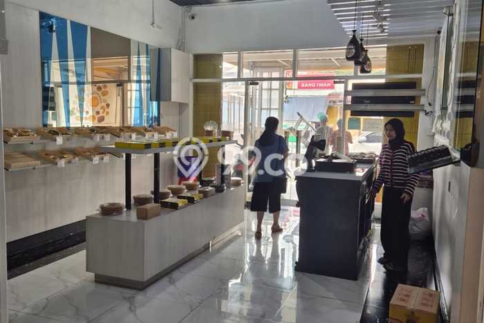 Ruko Dijual Lokasi Emas di Jatinegara Luas 200m2 Ruko Dijual Lokasi Emas di Jatinegara Luas 200m2