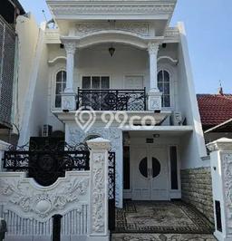 LISTING BARU! Rumah Strategis area Surabaya Kota, LT 90m2m² Bangunan 110m2m² LISTING BARU! Rumah Strategis area Surabaya Kota, LT 90m2m² Bangunan 110m2m²