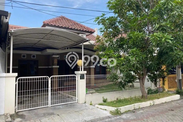 RECOMMENDED! Rumah di Surabaya Kota, 3 KT, Lokasi Strategis, LT 135m2m² Bangunan 100m2m² RECOMMENDED! Rumah di Surabaya Kota, 3 KT, Lokasi Strategis, LT 135m2m² Bangunan 100m2m²