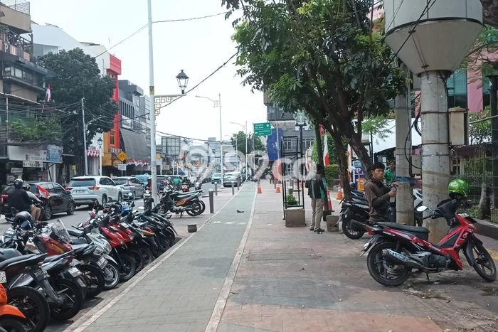 Komersial Dijual di Gambir Jakarta Pusat dengan LB 400m2 Komersial Dijual di Gambir Jakarta Pusat dengan LB 400m2