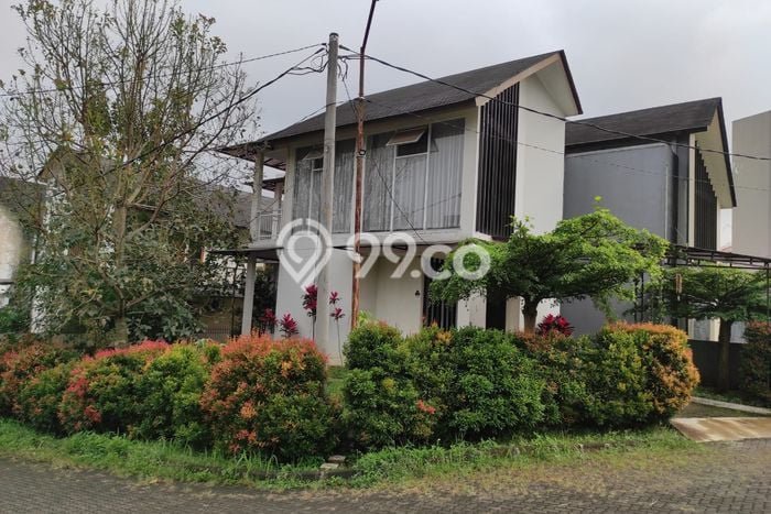 HARGA SPESIAL! Rumah Premium area Dago, Bandung, Luas 198m2m² Bangunan 150m2m² BISA KPR! HARGA SPESIAL! Rumah Premium area Dago, Bandung, Luas 198m2m² Bangunan 150m2m² BISA KPR!