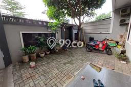 Ready to Use! Luxury House LT 252m2 Desain Modern di BSD Ready to Use! Luxury House LT 252m2 Desain Modern di BSD