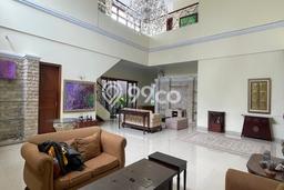 Siap Huni Rumah Mewah 8 Kamar di Menteng Dekat ke Mana Pun Siap Huni Rumah Mewah 8 Kamar di Menteng Dekat ke Mana Pun