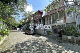 Dijual Rumah Premium dengan Fasilitas Sekitar Komplit di Cilandak, Jakarta Selatan Dijual Rumah Premium dengan Fasilitas Sekitar Komplit di Cilandak, Jakarta Selatan