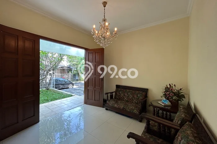 Rumah Mewah LB 400m2 Siap Huni Desain Elegan di Kalibata, Jakarta Selatan Rumah Mewah LB 400m2 Siap Huni Desain Elegan di Kalibata, Jakarta Selatan