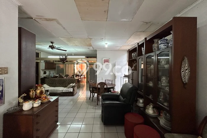 Hunian Mewah LB 300m2 Siap Pakai Desain Elegan di Kalibata, Jakarta Selatan Hunian Mewah LB 300m2 Siap Pakai Desain Elegan di Kalibata, Jakarta Selatan