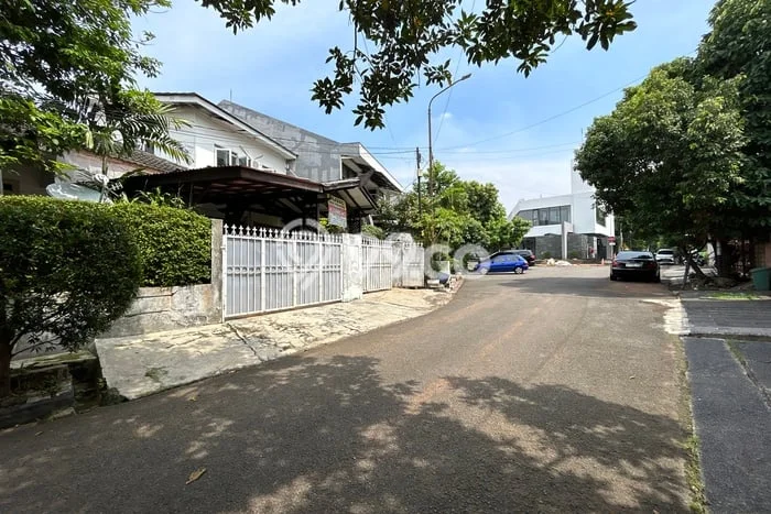 Ready to Use! Premium House LT 485m2 Desain Elegan di Kalibata Ready to Use! Premium House LT 485m2 Desain Elegan di Kalibata