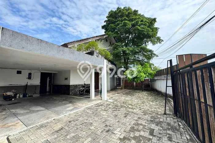 Ready to Use! Luxury House LT 487m2 Desain Elegan di Cawang Ready to Use! Luxury House LT 487m2 Desain Elegan di Cawang