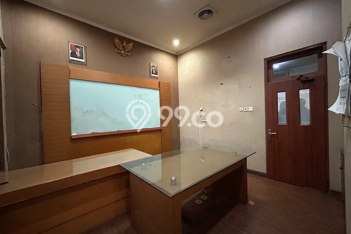 Ready to Use! Luxury House LT 809m2 Desain Elegan di Cawang Ready to Use! Luxury House LT 809m2 Desain Elegan di Cawang