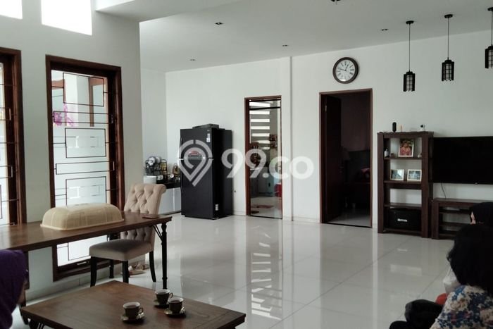 Rumah Elit LB 360m2 Siap Huni Desain Elegan di Setra Sari, Bandung Rumah Elit LB 360m2 Siap Huni Desain Elegan di Setra Sari, Bandung