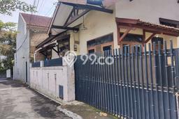 Disewakan Rumah Murah di Geger Kalong Bandung Punya 2 KT Disewakan Rumah Murah di Geger Kalong Bandung Punya 2 KT