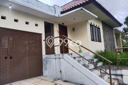 Disewakan! Rumah 2 Kamar Tidur &
2 Kamar Mandi di Geger Kalong, Bandung Disewakan! Rumah 2 Kamar Tidur &
2 Kamar Mandi di Geger Kalong, Bandung