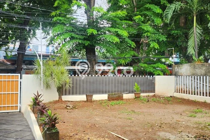 Rumah Elit LB 350m2 Siap Huni Desain Elegan di Pejompongan, Jakarta Pusat Rumah Elit LB 350m2 Siap Huni Desain Elegan di Pejompongan, Jakarta Pusat