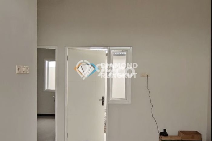 Rumah Minimalis LT 32m2m² Terawat di Kompleks Perumahan Waru, Sidoarjo Rumah Minimalis LT 32m2m² Terawat di Kompleks Perumahan Waru, Sidoarjo