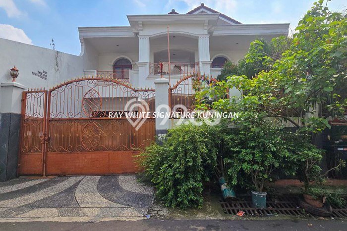 Best Deal Hunian Mewah Ideal dan Luas di Kebayoran Lama, Jakarta Selatan Best Deal Hunian Mewah Ideal dan Luas di Kebayoran Lama, Jakarta Selatan