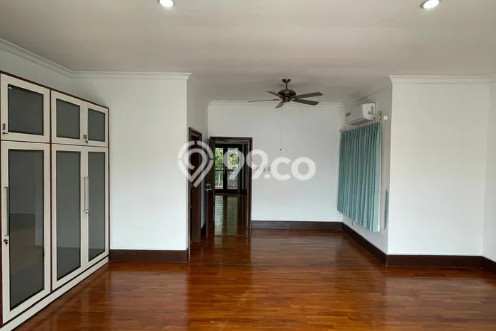 Hunian Modern Disewakan 4 Kamar di Kebayoran Baru Boleh Nego Hunian Modern Disewakan 4 Kamar di Kebayoran Baru Boleh Nego