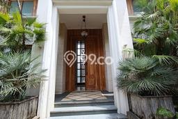 Hunian Modern Disewakan di Kemang Jakarta Selatan 5 KT & 3 KM Hunian Modern Disewakan di Kemang Jakarta Selatan 5 KT & 3 KM