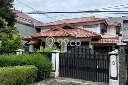 Siap Huni Rumah Mewah 4 Kamar di Kebayoran Baru Dekat ke Mana Saja Siap Huni Rumah Mewah 4 Kamar di Kebayoran Baru Dekat ke Mana Saja