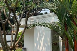 Ready to Use! Premium House LT 786m2 Desain Elegan di Cipete Ready to Use! Premium House LT 786m2 Desain Elegan di Cipete