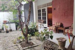 Dijual Rumah Lama di Jl. Flamboyan SHM Butuh Renovasi Dijual Rumah Lama di Jl. Flamboyan SHM Butuh Renovasi