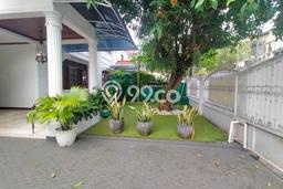 Rumah Mewah LB 300m2 Siap Huni Desain Elegan di Cipete, Jakarta Selatan Rumah Mewah LB 300m2 Siap Huni Desain Elegan di Cipete, Jakarta Selatan